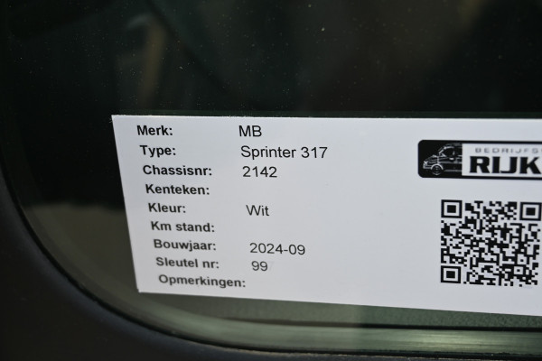 Mercedes-Benz Sprinter 317 CDI L3H2 RWD Geveerde stoel, MBUX met camera en Apple Carplay/Android Auto