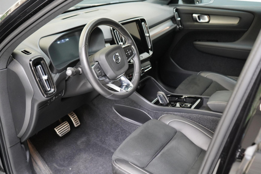 Volvo XC40 1.5 T5 263pk Recharge R-Design Automaat | Trekhaak | Achteruitrijcamera | Stoelverwarming | Stuurverwarming