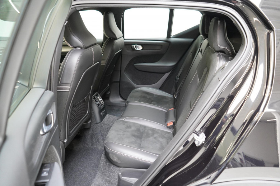 Volvo XC40 1.5 T5 263pk Recharge R-Design Automaat | Trekhaak | Achteruitrijcamera | Stoelverwarming | Stuurverwarming