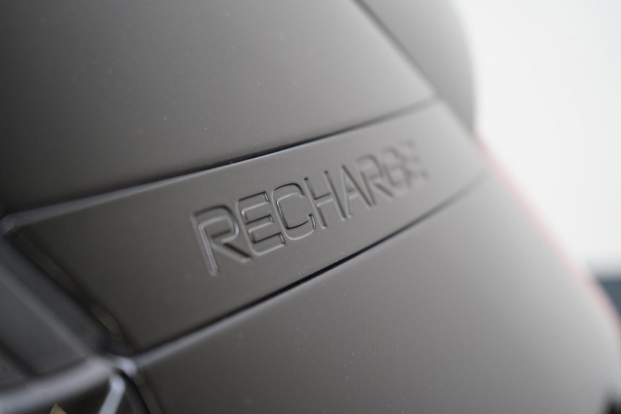 Volvo XC40 1.5 T5 263pk Recharge R-Design Automaat | Trekhaak | Achteruitrijcamera | Stoelverwarming | Stuurverwarming