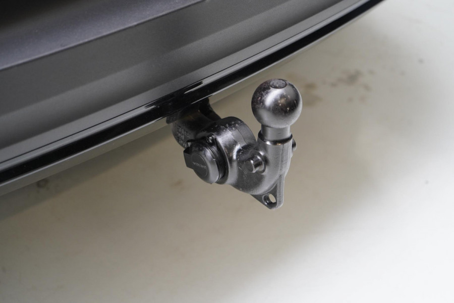 Volvo XC40 1.5 T5 263pk Recharge R-Design Automaat | Trekhaak | Achteruitrijcamera | Stoelverwarming | Stuurverwarming