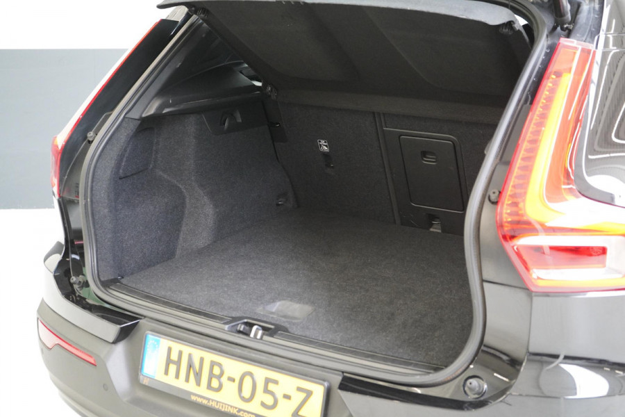 Volvo XC40 1.5 T5 263pk Recharge R-Design Automaat | Trekhaak | Achteruitrijcamera | Stoelverwarming | Stuurverwarming