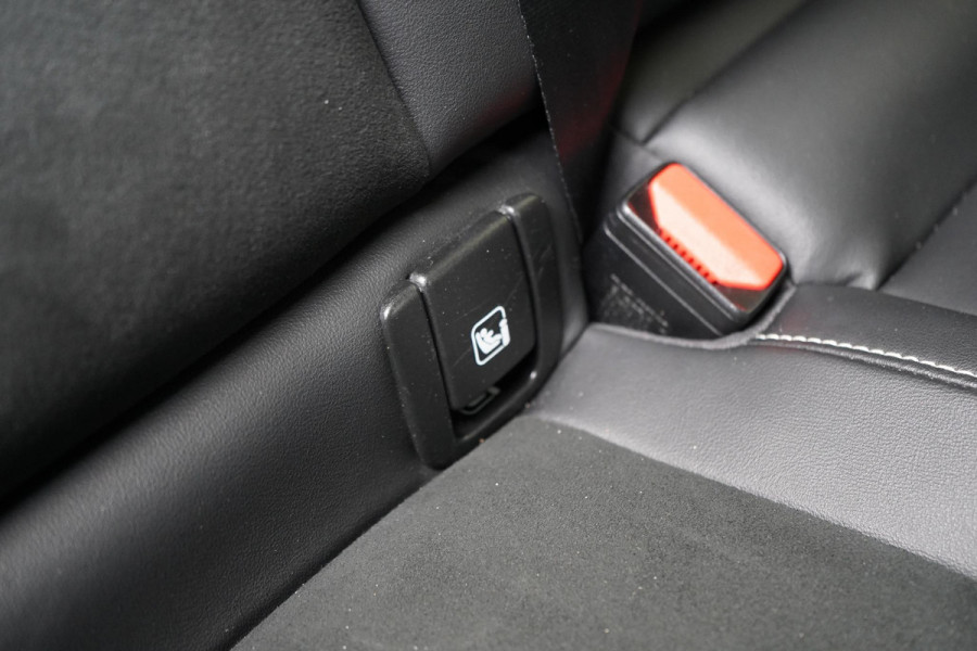 Volvo XC40 1.5 T5 263pk Recharge R-Design Automaat | Trekhaak | Achteruitrijcamera | Stoelverwarming | Stuurverwarming