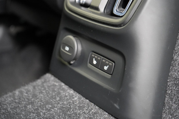 Volvo XC40 1.5 T5 263pk Recharge R-Design Automaat | Trekhaak | Achteruitrijcamera | Stoelverwarming | Stuurverwarming
