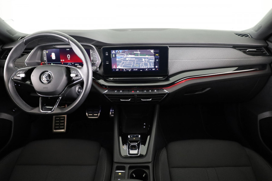 Škoda Octavia Combi 1.4 TSI PHEV Sportline Business 204 pk Automaat (DSG) | Verlengde garantie | Navigatie | Parkeersensoren achter | LED koplampen | Stoelverwarming |