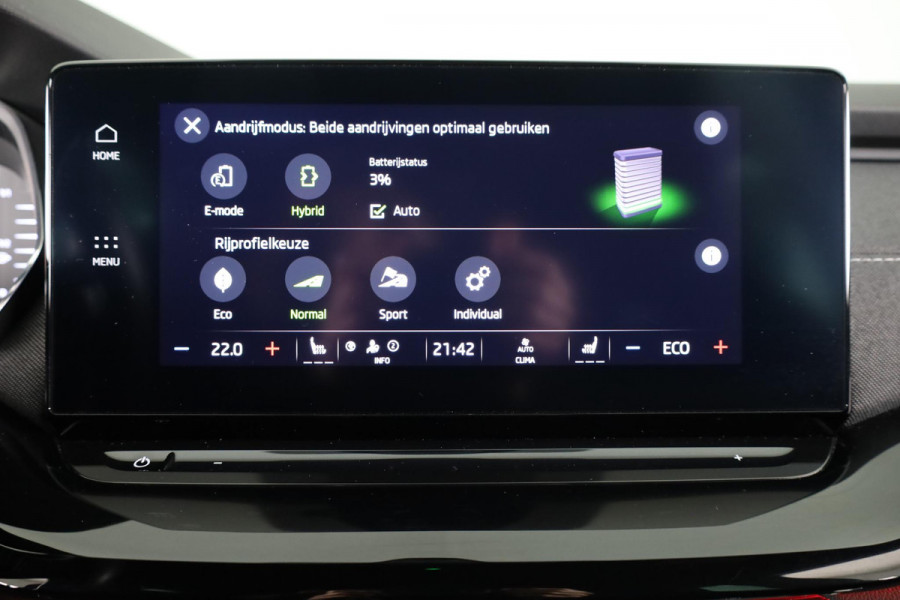 Škoda Octavia Combi 1.4 TSI PHEV Sportline Business 204 pk Automaat (DSG) | Verlengde garantie | Navigatie | Parkeersensoren achter | LED koplampen | Stoelverwarming |