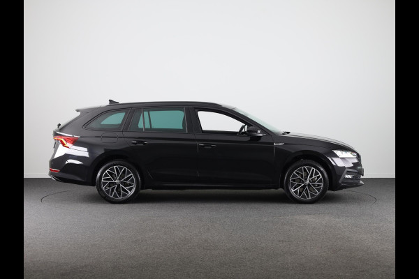 Škoda Octavia Combi 1.4 TSI PHEV Sportline Business 204 pk Automaat (DSG) | Verlengde garantie | Navigatie | Parkeersensoren achter | LED koplampen | Stoelverwarming |