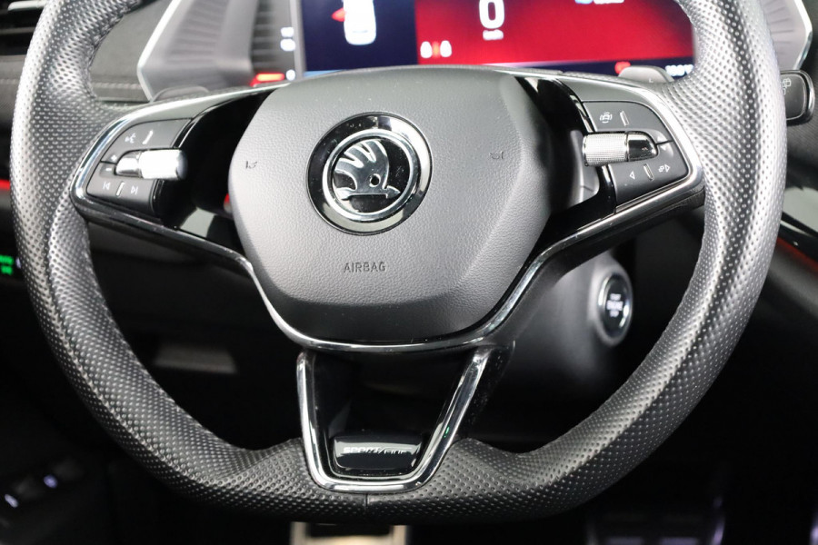 Škoda Octavia Combi 1.4 TSI PHEV Sportline Business 204 pk Automaat (DSG) | Verlengde garantie | Navigatie | Parkeersensoren achter | LED koplampen | Stoelverwarming |