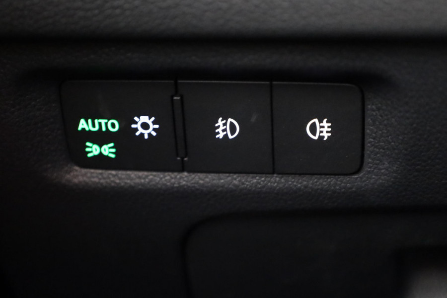 Škoda Octavia Combi 1.4 TSI PHEV Sportline Business 204 pk Automaat (DSG) | Verlengde garantie | Navigatie | Parkeersensoren achter | LED koplampen | Stoelverwarming |