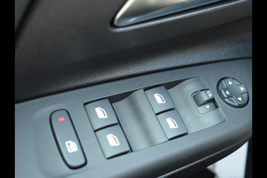 Opel Corsa 1.2 Turbo Yes PARKEERSENSOREN | NAVIGATIE & CARPLAY | AIRCO | WINTERPAKKET |