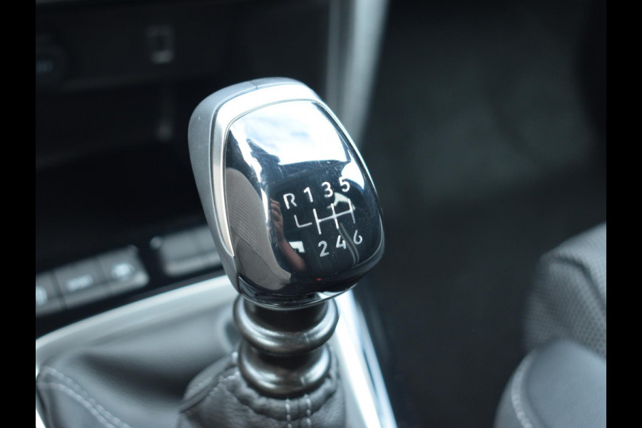 Opel Corsa 1.2 Turbo Yes PARKEERSENSOREN | NAVIGATIE & CARPLAY | AIRCO | WINTERPAKKET |
