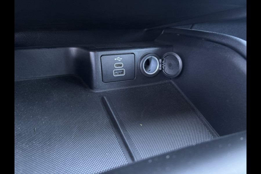 Ford Kuga 2.5 PHEV Titanium WINTERPACK! AGR STOELEN! KEYLESS!