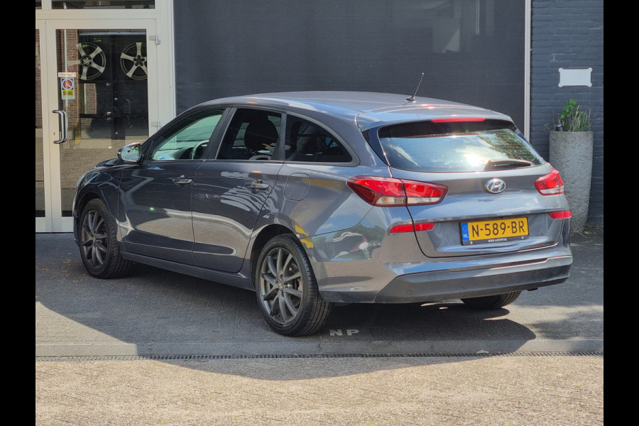 Hyundai i30 1.4 i-Drive NAVI / AIRCO / CRUISE / BLUETOOTH