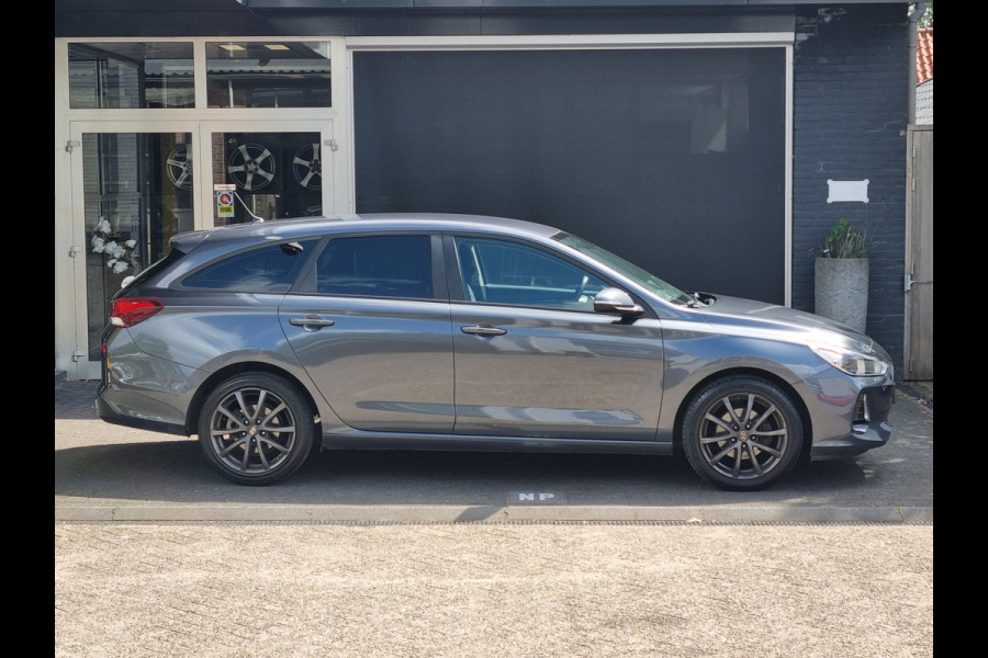 Hyundai i30 1.4 i-Drive NAVI / AIRCO / CRUISE / BLUETOOTH