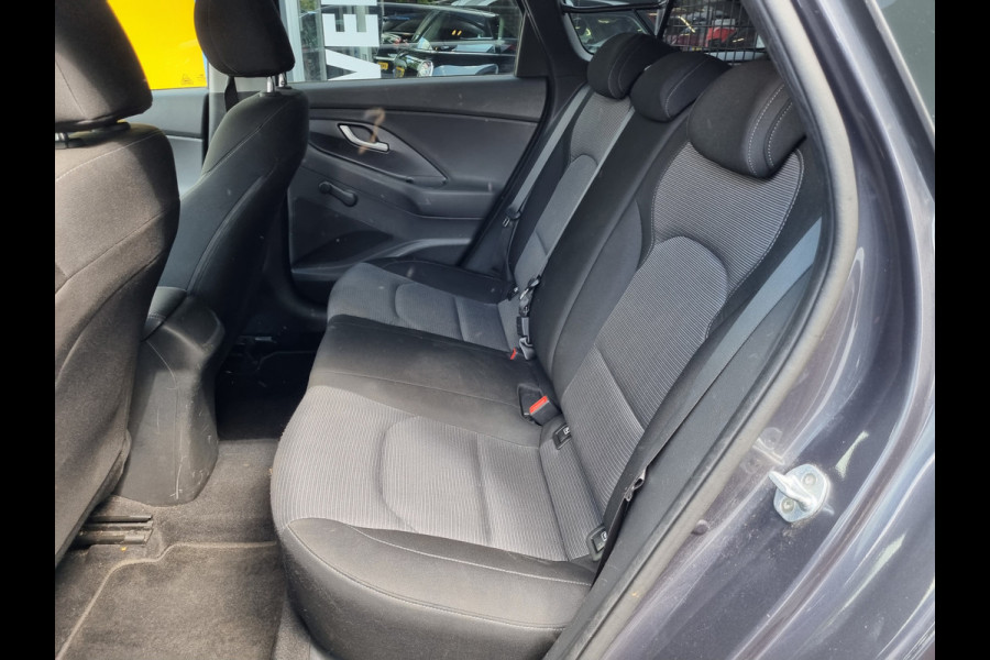 Hyundai i30 1.4 i-Drive NAVI / AIRCO / CRUISE / BLUETOOTH