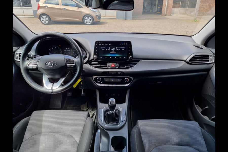 Hyundai i30 1.4 i-Drive NAVI / AIRCO / CRUISE / BLUETOOTH