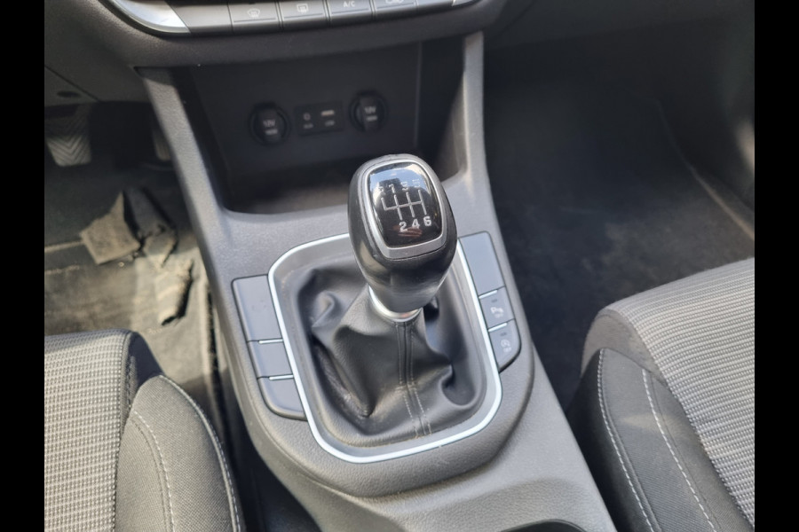 Hyundai i30 1.4 i-Drive NAVI / AIRCO / CRUISE / BLUETOOTH