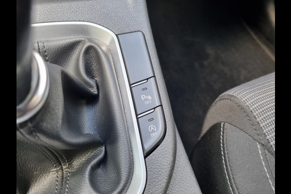 Hyundai i30 1.4 i-Drive NAVI / AIRCO / CRUISE / BLUETOOTH