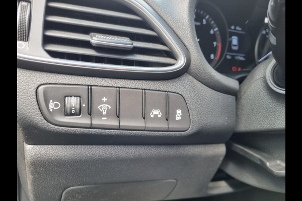 Hyundai i30 1.4 i-Drive NAVI / AIRCO / CRUISE / BLUETOOTH