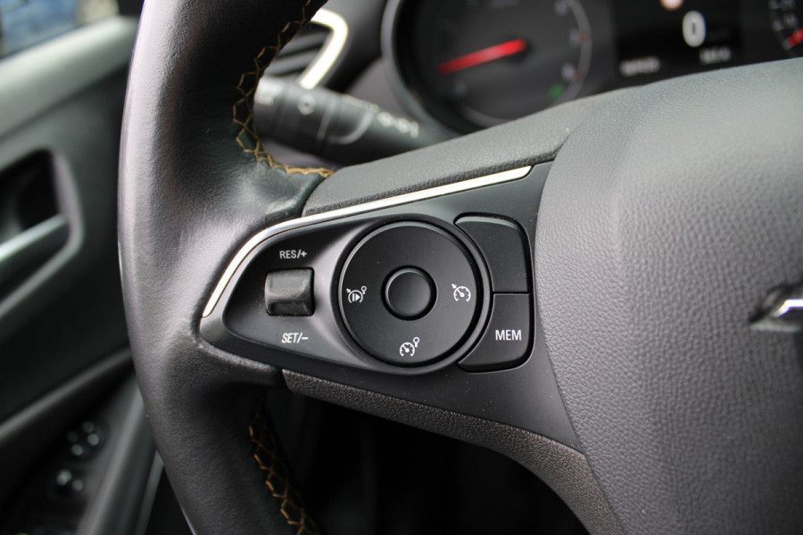 Opel Crossland X 1.2 Turbo Innovation | Trekhaak | Parkeerhulp | BLIS | Navigatie | Camera