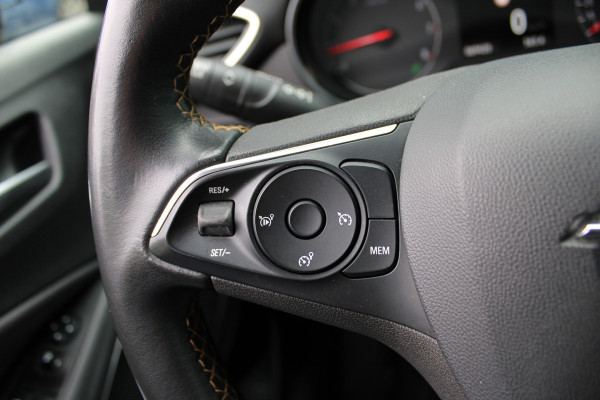 Opel Crossland X 1.2 Turbo Innovation | Trekhaak | Parkeerhulp | BLIS | Navigatie | Camera