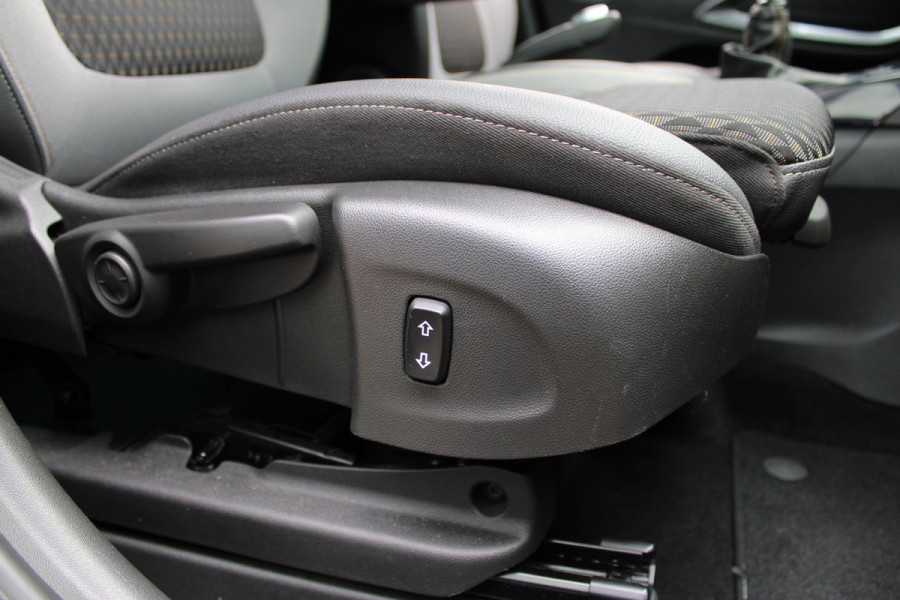 Opel Crossland X 1.2 Turbo Innovation | Trekhaak | Parkeerhulp | BLIS | Navigatie | Camera