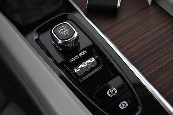 Volvo XC60 2.0 T4 Inscription *1ste Eigenaar*Leer*Full Options*