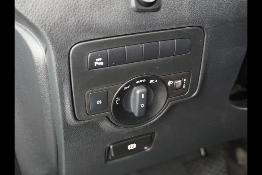 Mercedes-Benz Vito 114CDI AUT D.C Dubbele Cabine Lang 6-Pers. Airco Navi Camera Pdc Bluetooth Cruise Control Regen-Lichtsensor Pdc Betonplex Vloer Schuifdeur Imperiaal Bank voor Comfort 1e Eigenaar Euro 6
