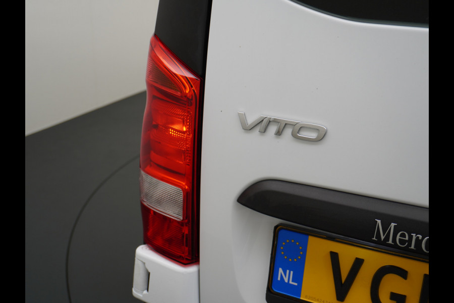 Mercedes-Benz Vito 114CDI AUT D.C Dubbele Cabine Lang 6-Pers. Airco Navi Camera Pdc Bluetooth Cruise Control Regen-Lichtsensor Pdc Betonplex Vloer Schuifdeur Imperiaal Bank voor Comfort 1e Eigenaar Euro 6