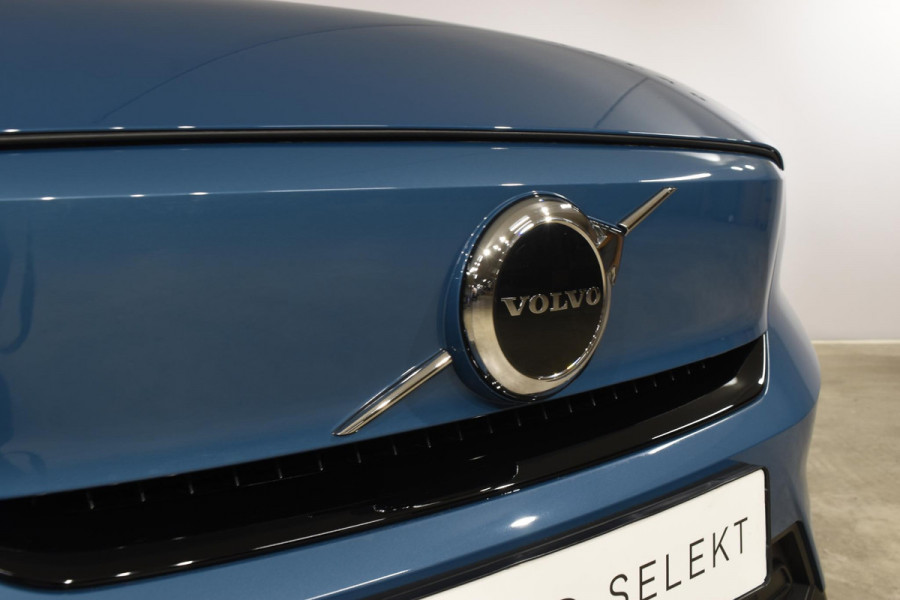 Volvo C40 252PK Single Motor Extended Range Plus / Navigatie / Camera / Parkeersensoren / Adaptieve Cruisecontrol / Stuur-Stoelverwarming / LM Velgen / Trekhaak /