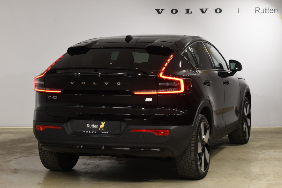 Volvo C40 252PK Single Motor Extended Range Ultimate / Navigatie / Panoramadak / Elektrische Stoelen / Harman Kardon / 20'' LM Velgen / Trekhaak /