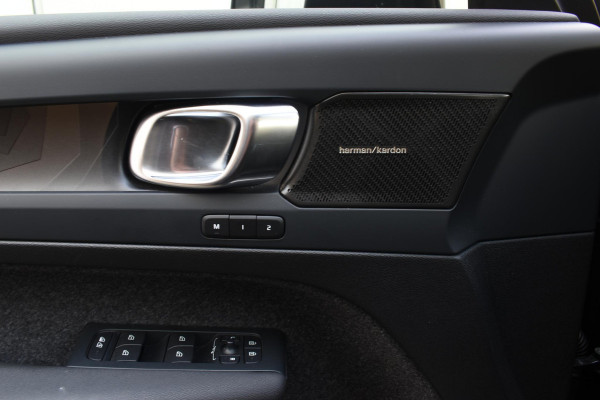 Volvo C40 252PK Single Motor Extended Range Ultimate / Navigatie / Panoramadak / Elektrische Stoelen / Harman Kardon / 20'' LM Velgen / Trekhaak /