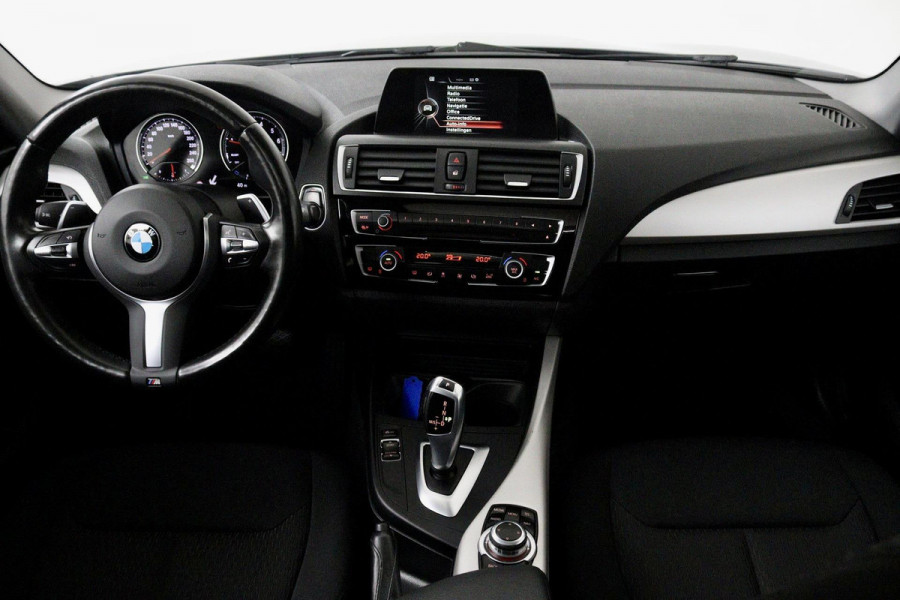 BMW 1-serie 118i Corporate Lease Executive Automaat (PANORAMADAK, NAVIGATIE, PARKEERSENSOREN)
