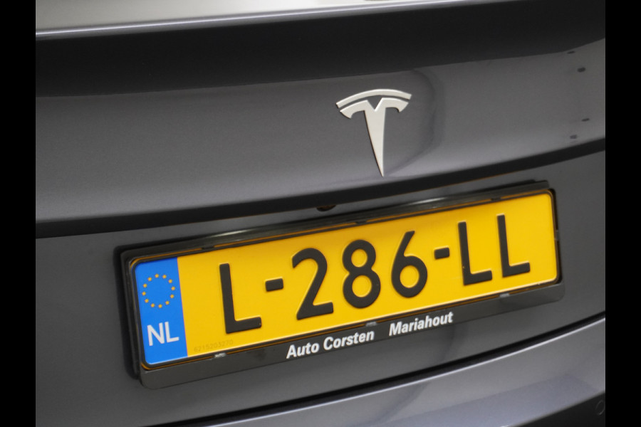 Tesla Model 3 RWD + 60kWh 325PK Facelift 19" Warmtepomp! Elek.Achterklep Lmv Draadloze laadpads  FSD-3 Computer  AutoPilot Leder PanoDak Adapt Ecc Navi LED Comfortstoelen ACC DAB Voorverwarmen interieur Keyless One-Pedal-Drive Origineel Nederlandse auto tot 11kw laden thuis! Garantie Accu tot 14-12-2029 max 160.000km 1584kg licht!