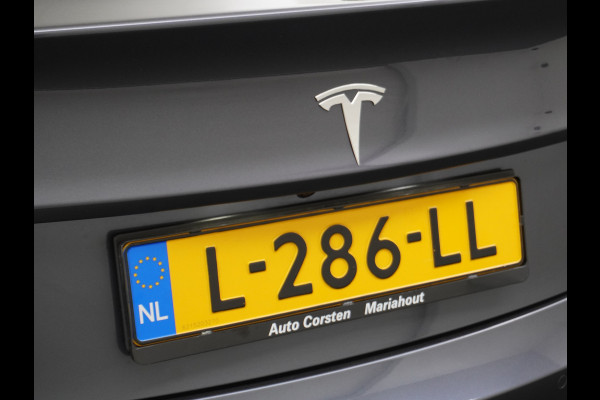 Tesla Model 3 RWD + 60kWh 325PK Facelift 19" Warmtepomp! Elek.Achterklep Lmv Draadloze laadpads  FSD-3 Computer  AutoPilot Leder PanoDak Adapt Ecc Navi LED Comfortstoelen ACC DAB Voorverwarmen interieur Keyless One-Pedal-Drive Origineel Nederlandse auto tot 11kw laden thuis! Garantie Accu tot 14-12-2029 max 160.000km 1584kg licht!