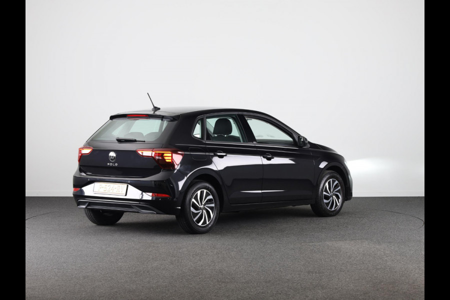 Volkswagen Polo 1.0 TSI Life 95 pk | Navigatie via App | Parkeersensoren | Adaptieve cruise control | LED koplampen | Apple Carplay/Android Auto |