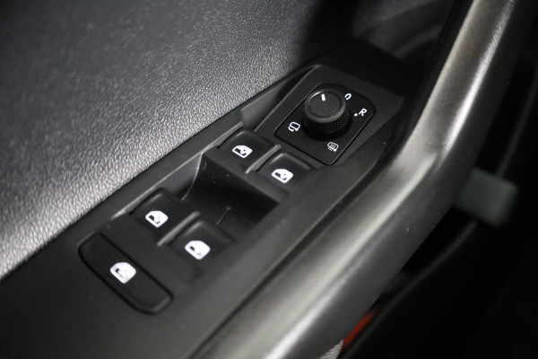 Volkswagen Polo 1.0 TSI Life 95 pk | Navigatie via App | Parkeersensoren | Adaptieve cruise control | LED koplampen | Apple Carplay/Android Auto |
