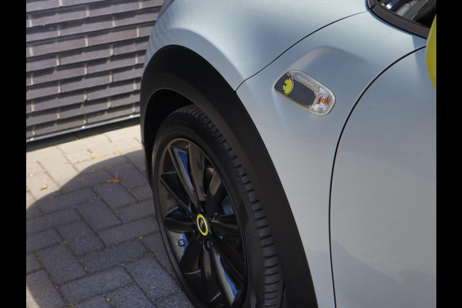MINI Electric Essential 33 kWh