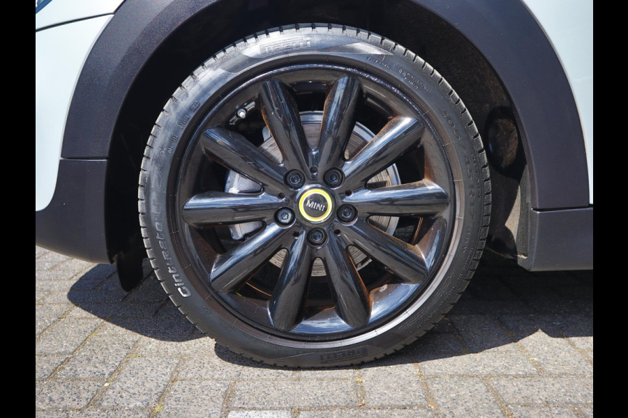 MINI Electric Essential 33 kWh