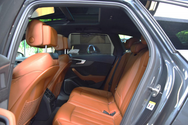 Audi A4 AVANT 40 TFSI Sport S line Aut. Black Edition Panoramadak|Virt.Cockpit|190pk!|Navi|Leder|Stuurverwarming|
