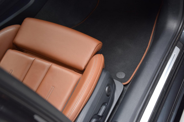 Audi A4 AVANT 40 TFSI Sport S line Aut. Black Edition Panoramadak|Virt.Cockpit|190pk!|Navi|Leder|Stuurverwarming|