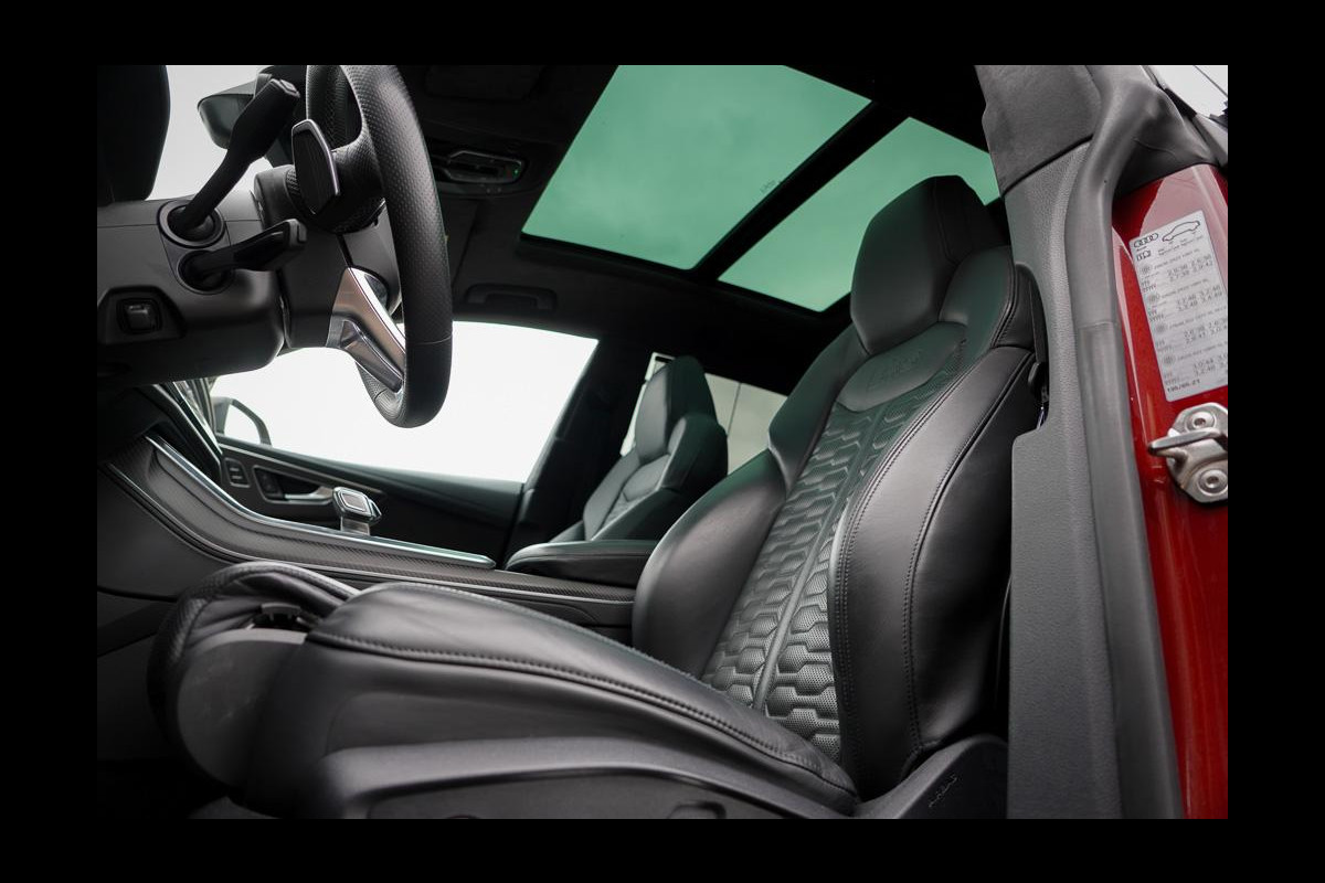 Audi RS Q8 4.0 TFSI Q8 quattro / Keramisch / Mat PPF / Pano / B&O / Massage Audi RS Q8 4.0 TFSI Q8 quattro / Keramisch / Mat PPF / Pano / B&O / Massage