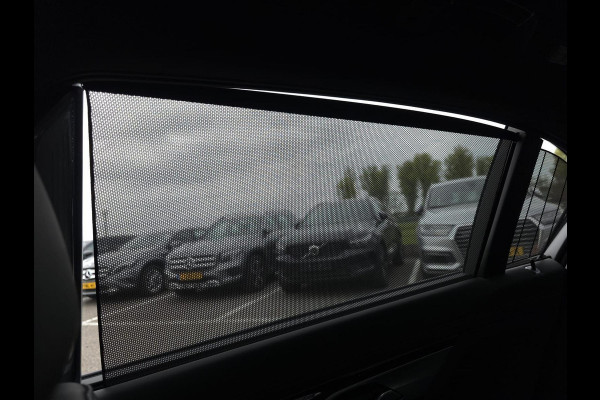 BMW 7 Serie M760Li xDrive High Executive | Massage | TV | Koelbox | HuD | BMW Drive Assisted | 360 cam | Stoelkoeling | Bowers |
