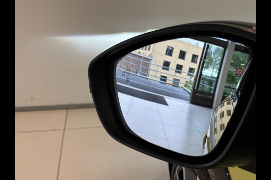 Peugeot e-208 EV GT 51 kWh Navigatie | Adaptieve cruise control | Keyless | Stoelverwarming | Elektrische massagestoel |