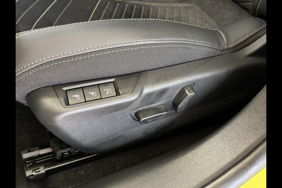 Peugeot e-208 EV GT 51 kWh Navigatie | Adaptieve cruise control | Keyless | Stoelverwarming | Elektrische massagestoel |