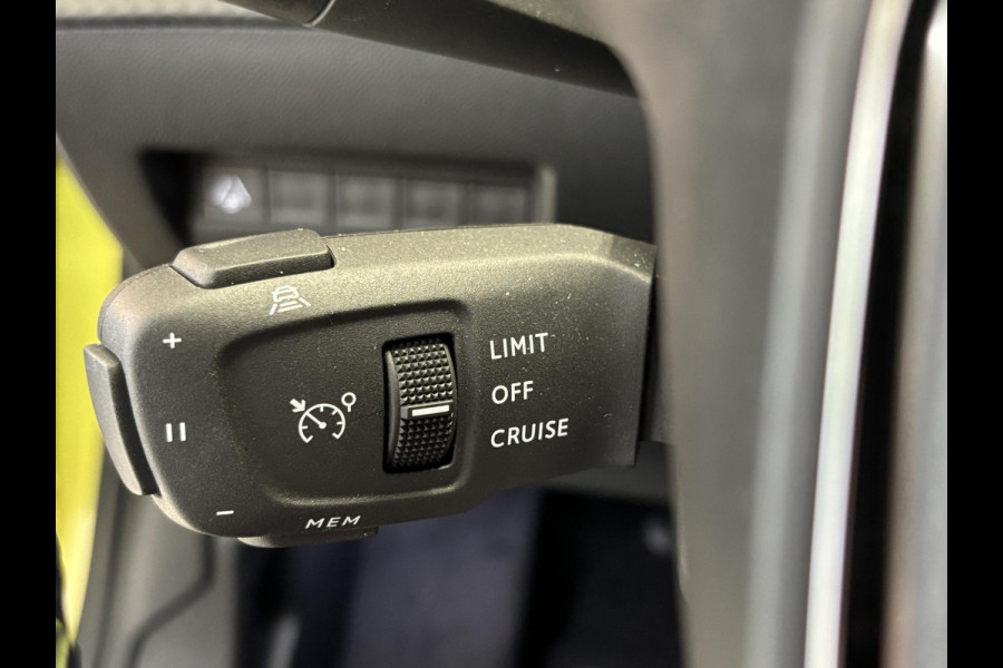 Peugeot e-208 EV GT 51 kWh Navigatie | Adaptieve cruise control | Keyless | Stoelverwarming | Elektrische massagestoel |