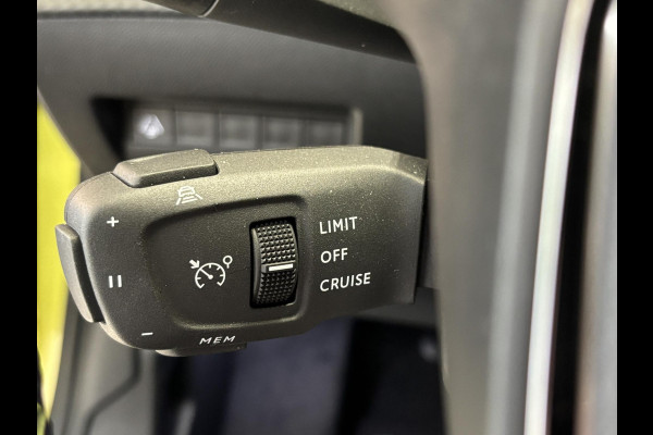 Peugeot e-208 EV GT 51 kWh Navigatie | Adaptieve cruise control | Keyless | Stoelverwarming | Elektrische massagestoel |