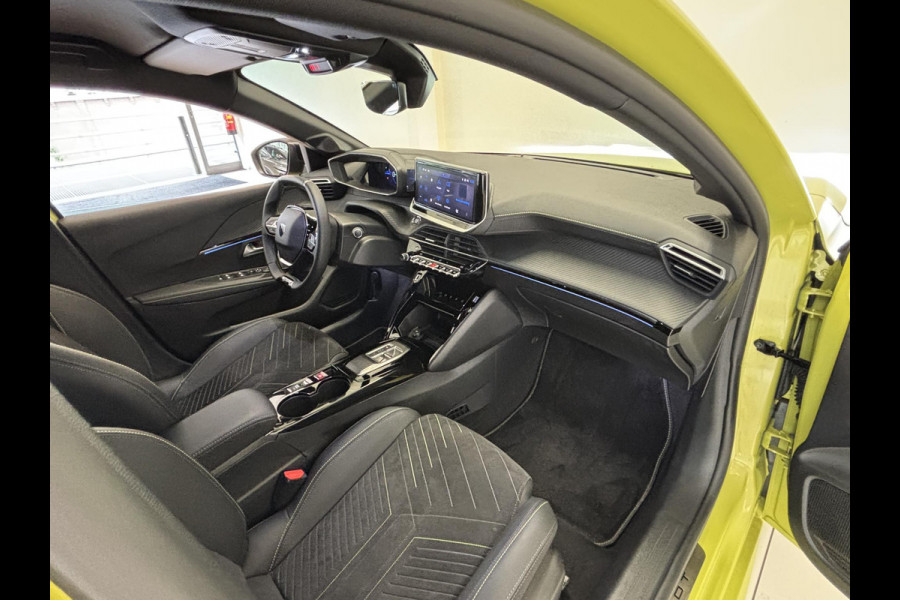 Peugeot e-208 EV GT 51 kWh Navigatie | Adaptieve cruise control | Keyless | Stoelverwarming | Elektrische massagestoel |