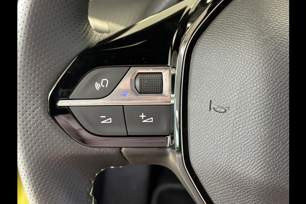 Peugeot e-208 EV GT 51 kWh Navigatie | Adaptieve cruise control | Keyless | Stoelverwarming | Elektrische massagestoel |