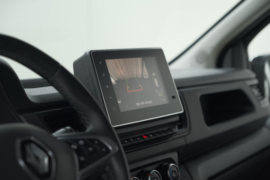 Renault Trafic 2.0 dCi 130 T30 L2H1 Work Edition | Navigatie | Camera | Parkeersensoren | Vloerplaat